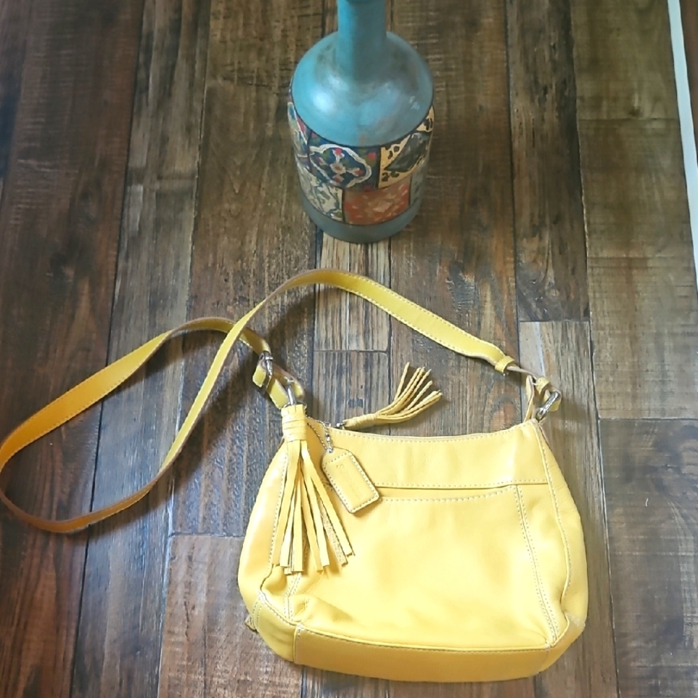 St. Johns Bay Mustard Yellow Genuine Leather Shoulder Bag,‎ Crossbody Bag.